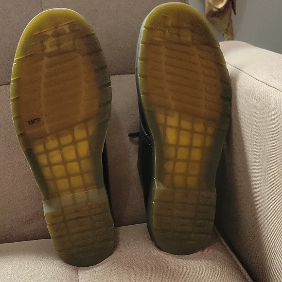 Dr. Martens Black Leather Men's Shoes - Picture 6 of 7